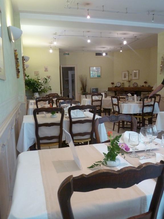 Hotel De France Objat Εξωτερικό φωτογραφία