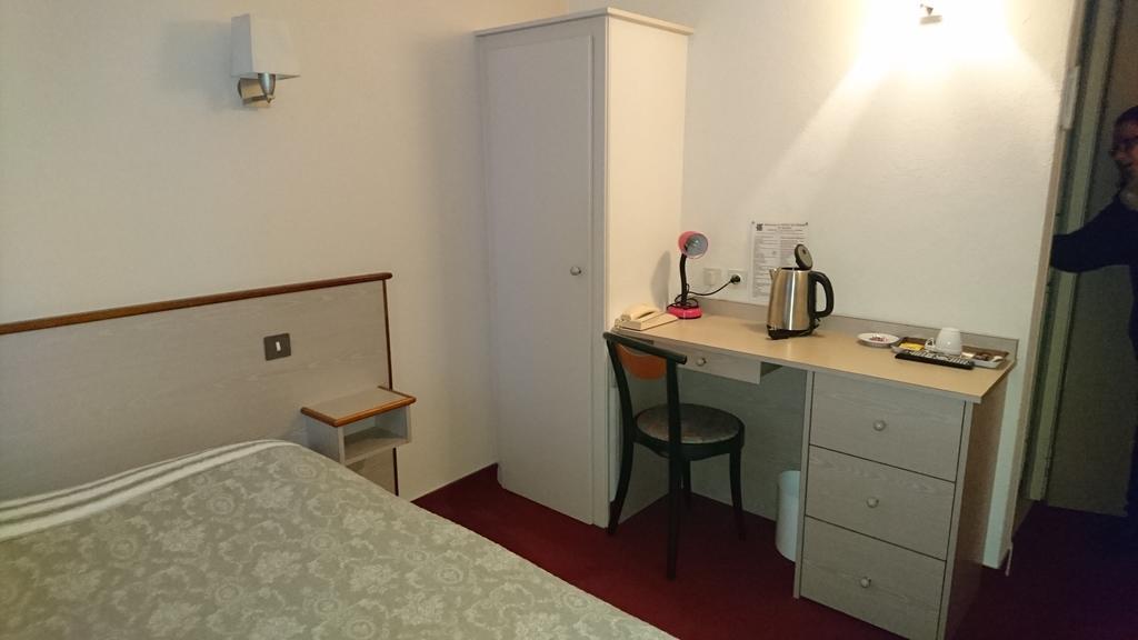 Hotel De France Objat Εξωτερικό φωτογραφία